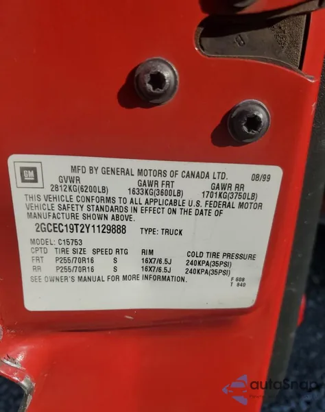 2000 Chevrolet Silverado C1500 from USA, damaged, VIN 2GCEC19T2Y1129888